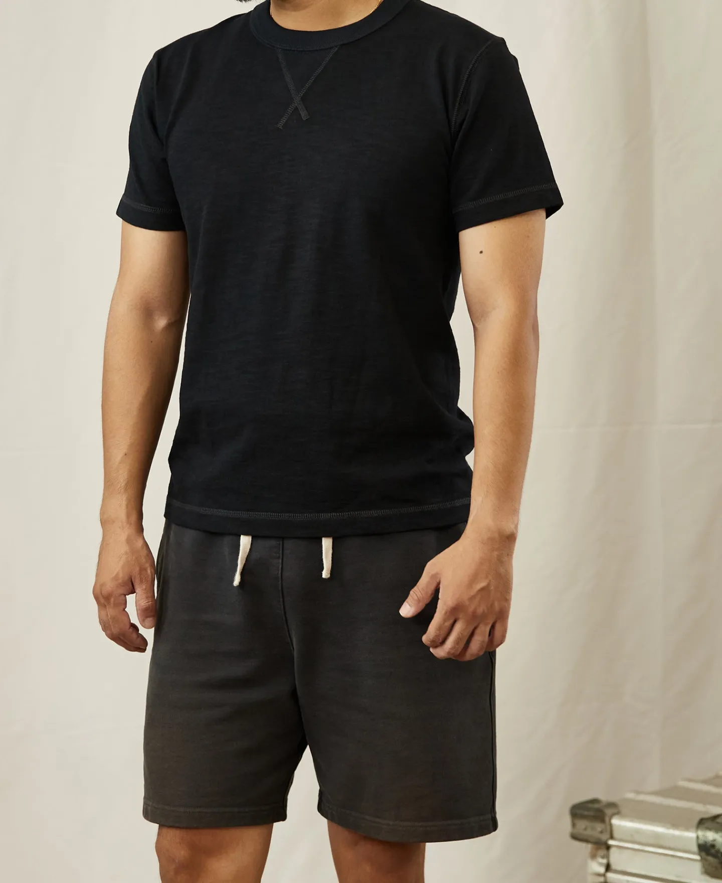 Fashion Heavyweight US Cotton Gusset Tubular T-Shirt - Black Short Sleeve T-Shirts | T-shirts