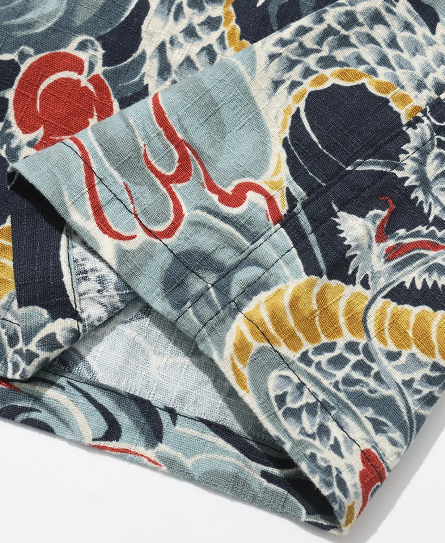 Sale 1940s Japanese Cloud Dragon Aloha Shirt Short Sleeve Shirts | Shirts